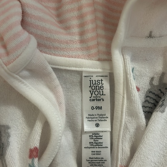 Carters 0-9 months girl bath robe - new without tags - Picture 4 of 8